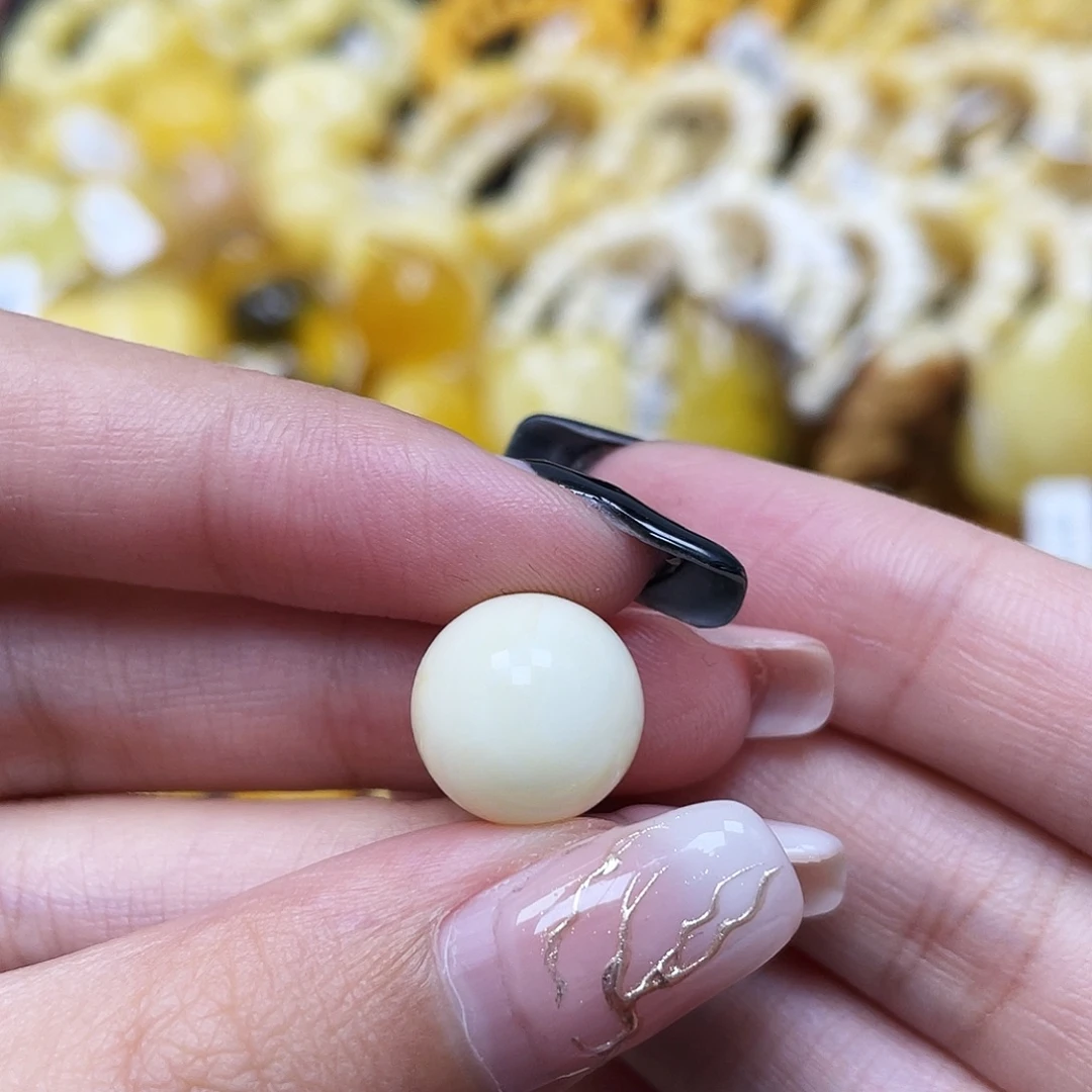 琥珀未镶嵌裸石12.9mm漆白圆珠蜜蜡 花粉 福利款