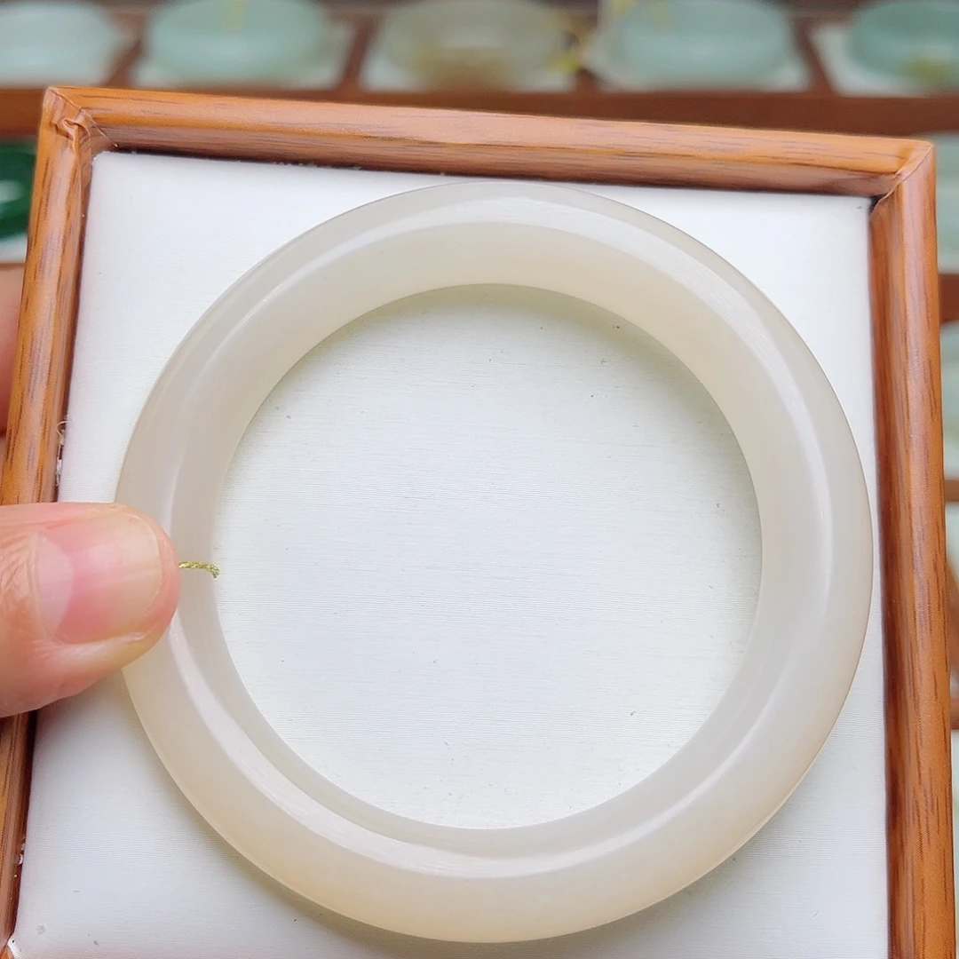 和田玉未镶嵌手镯56.6