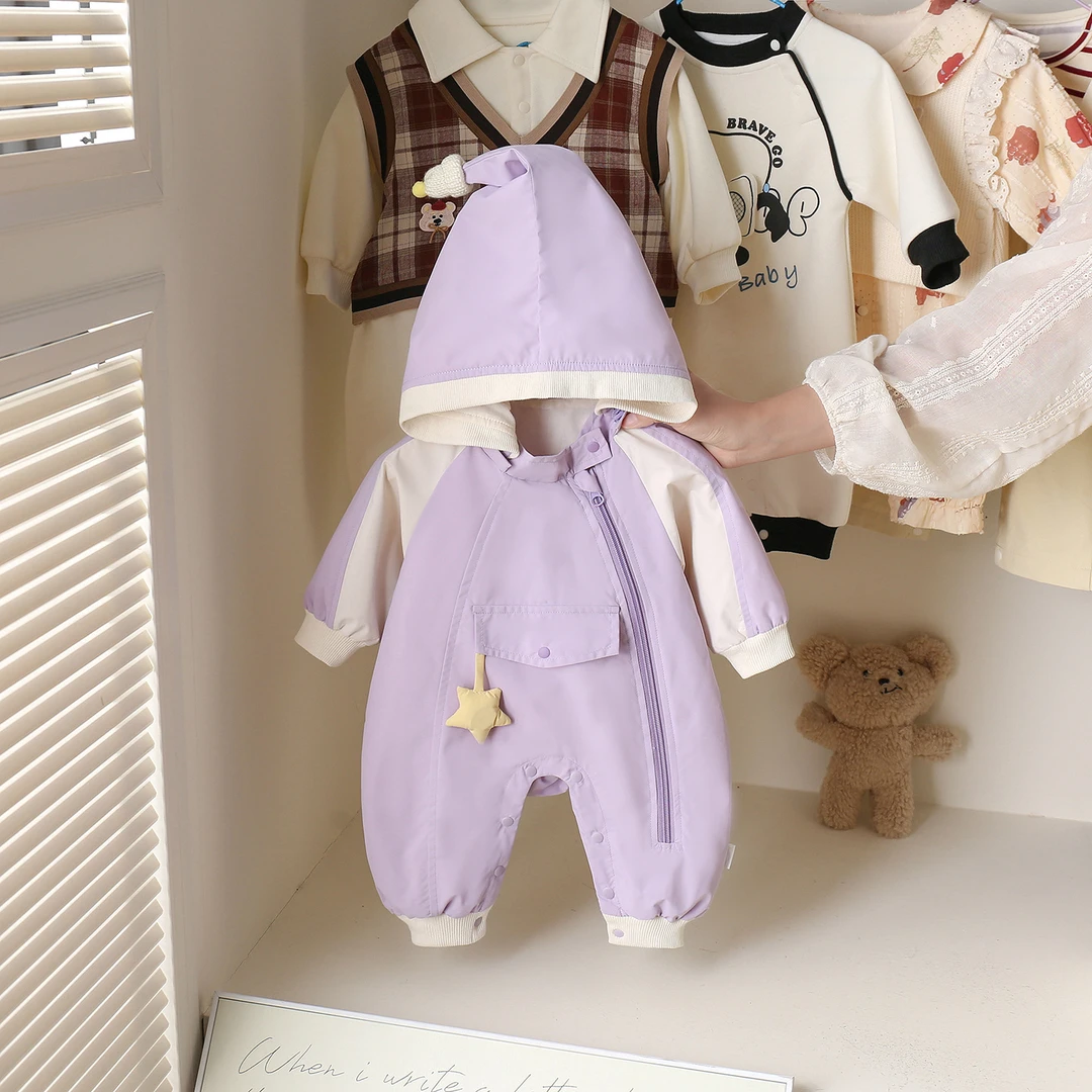 婴儿连体冲锋衣秋款初生宝宝可爱外出服满月百天婴幼儿连体衣哈衣