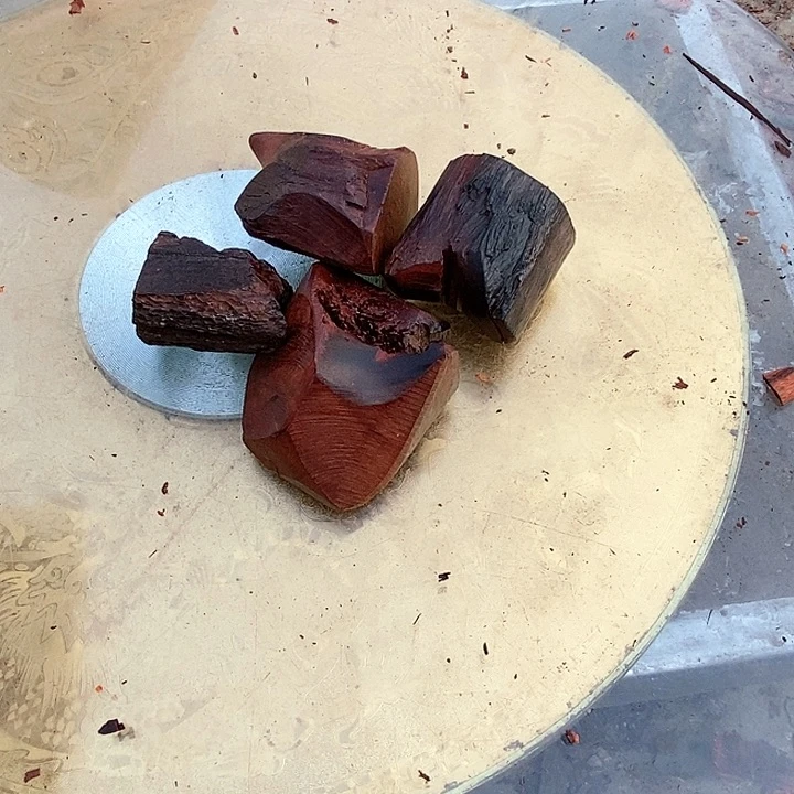 檀香紫檀（小叶紫檀）终*。652