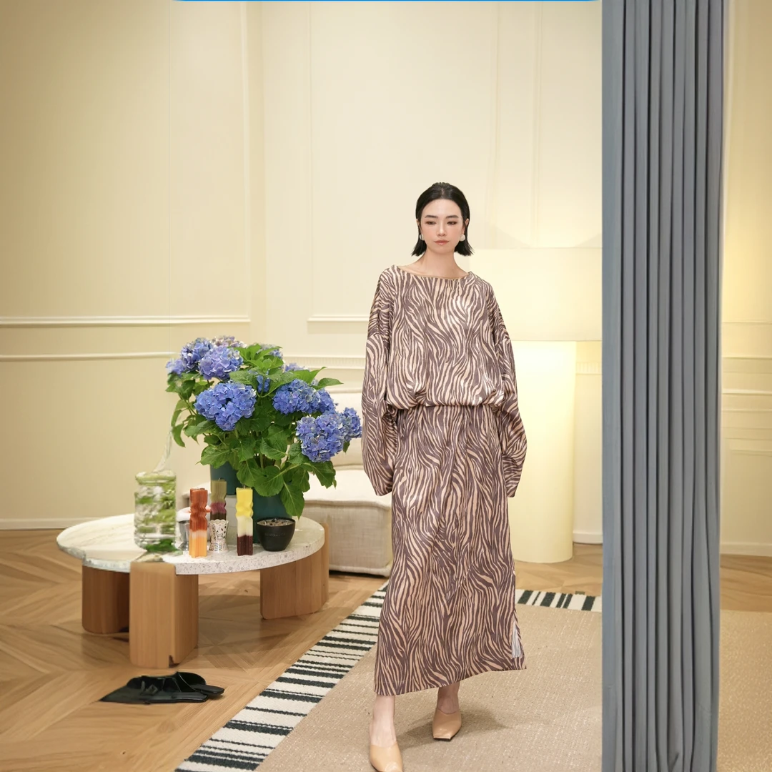 AUDREYWANG松紧腰长裙动物纹印花连衣裙设计师轻奢幂式穿搭12748