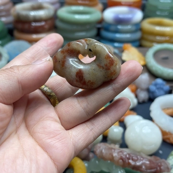 石英岩玉合金颈饰