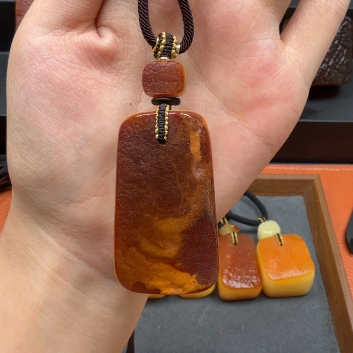 蜜蜡未镶嵌吊坠(赠链)