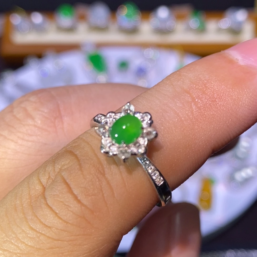 【闪购商品】吊坠(不含链)18K金镶嵌翡翠