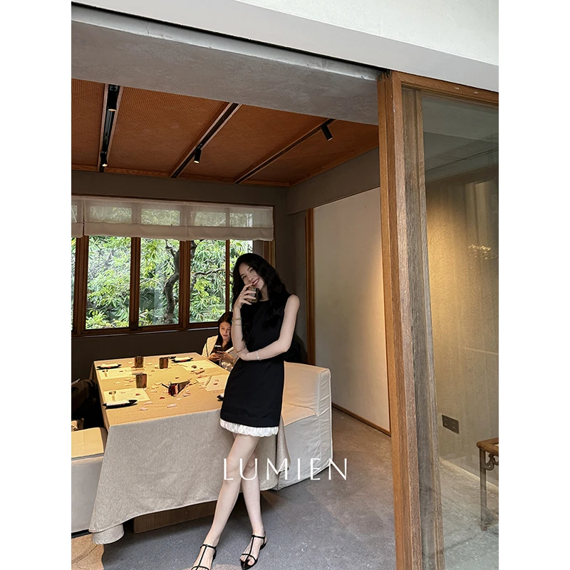 【 LUMIEN】法式轻奢圆领无袖中长款柔纱下摆拼接小黑裙女LX4LLL068