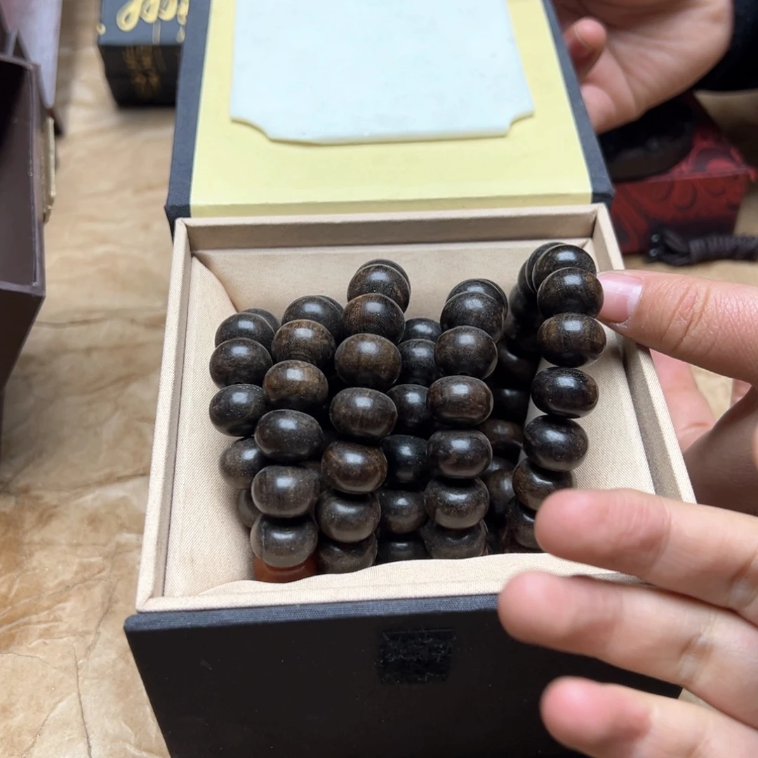 大叶紫檀（黑酸枝木类）