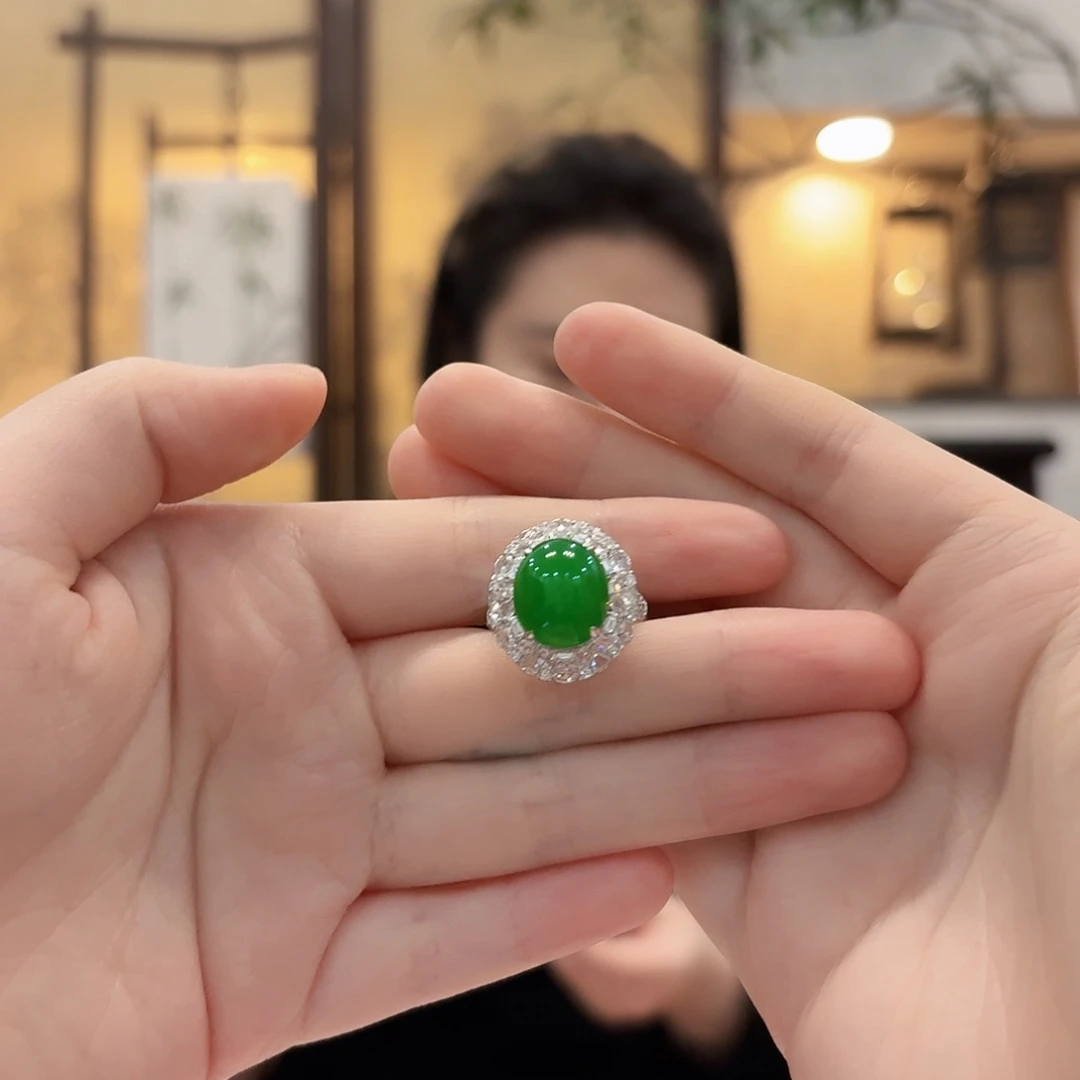 翡翠18K金镶嵌戒指