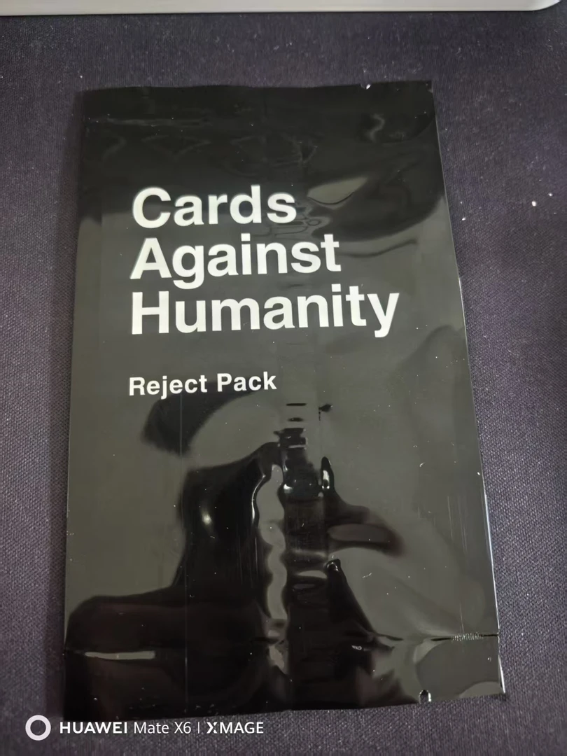 每包4张卡 每张碰一次 参与直播间玩法 未成年人禁止下单