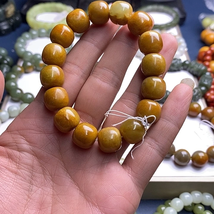 未镶嵌透闪石质玉珠宝奇石实*点