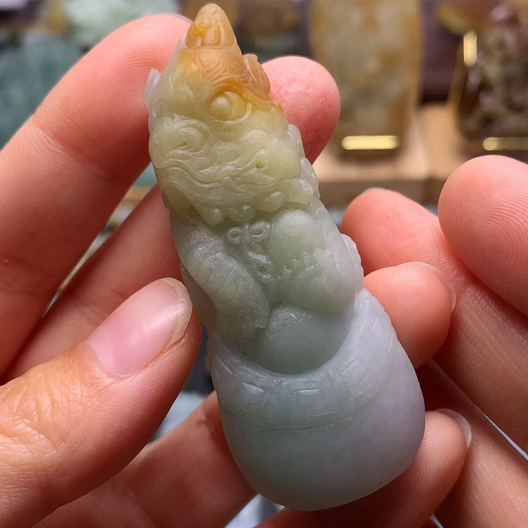 定制翡翠未镶嵌貔貅