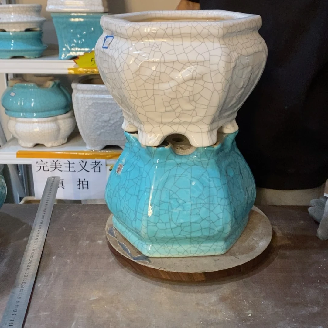 牛*花盆花盆里的花都谢