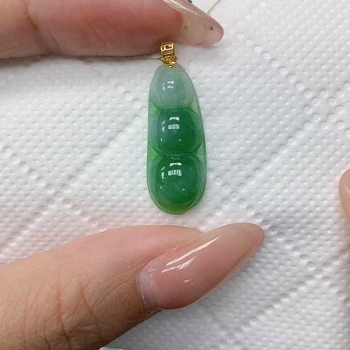 颈饰18K金镶嵌翡翠