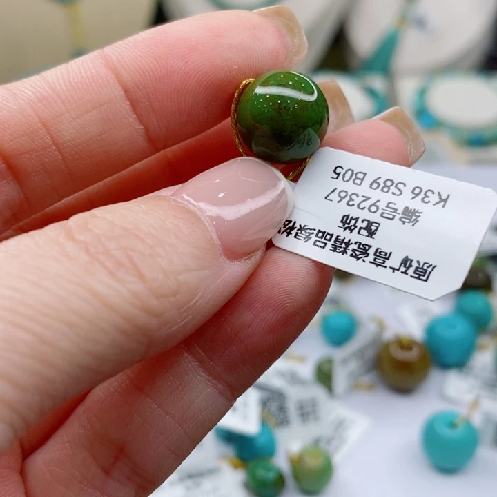 绿松石未镶嵌珠宝奇石