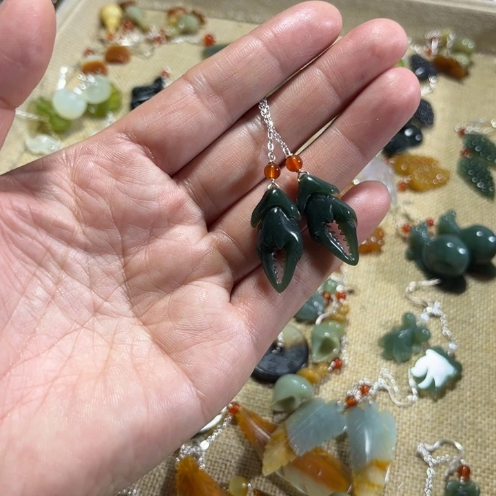 蛇纹石玉耳饰未镶嵌