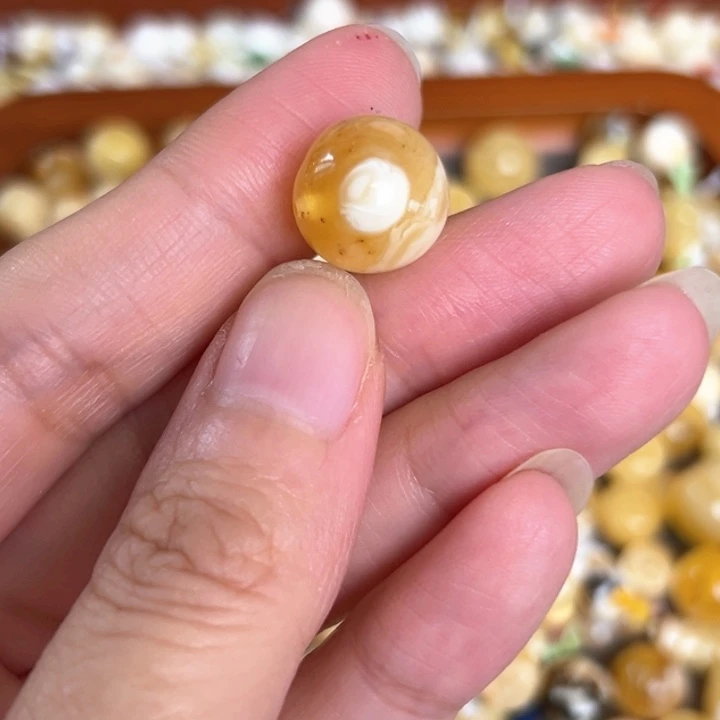 未镶嵌蜜蜡裸石12.9mm一个