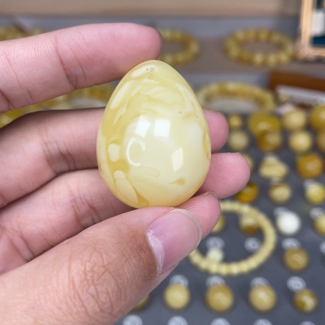 琥珀未镶嵌裸石83号