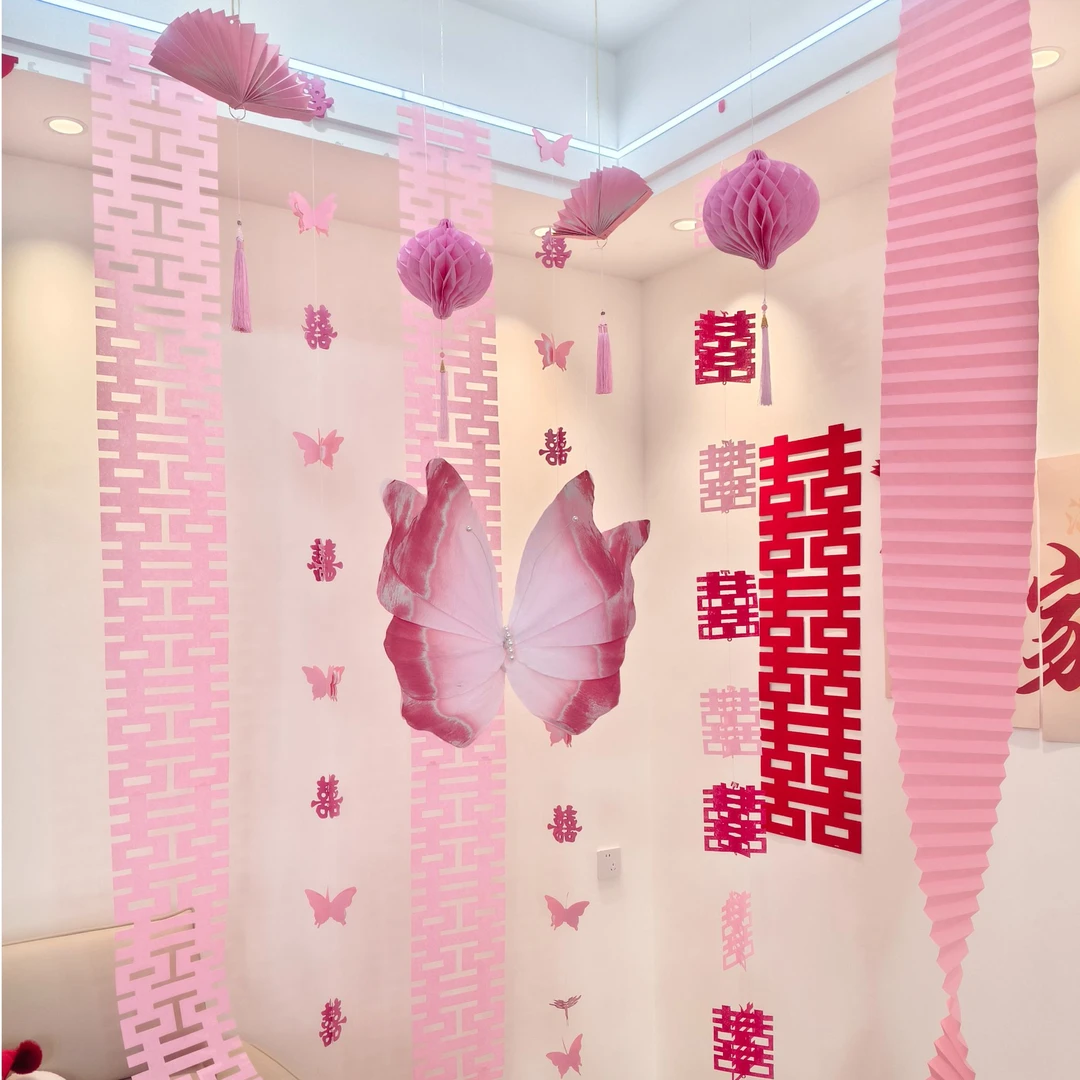 结婚蝴蝶装饰男方新房女方卧室婚房布置背景墙婚礼晨袍拍照背景