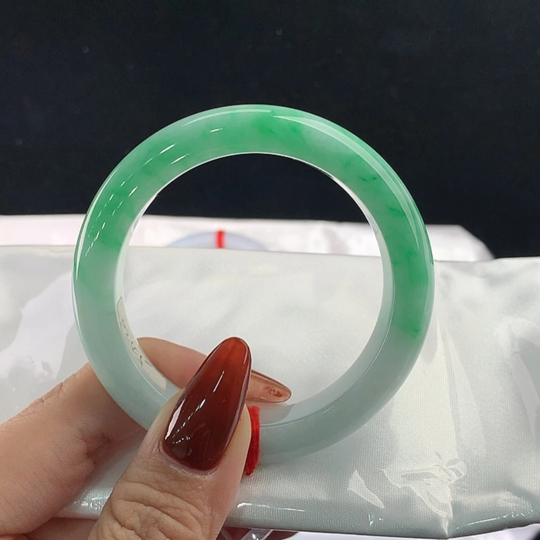 【闪购商品】未镶嵌手镯翡翠正52