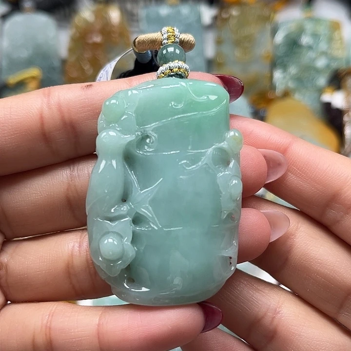 翡翠未镶嵌颈饰竹节