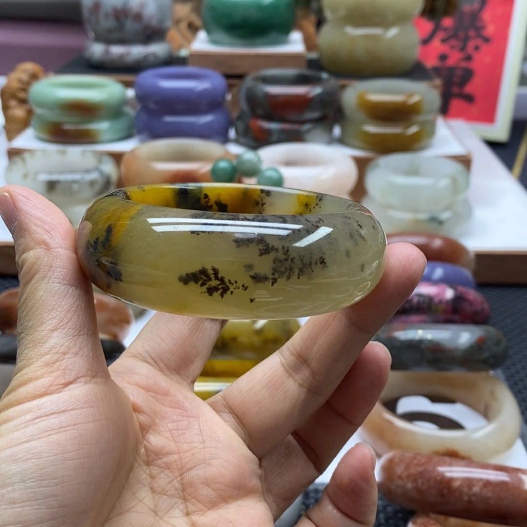 玲***玲石英岩玉手镯未镶嵌