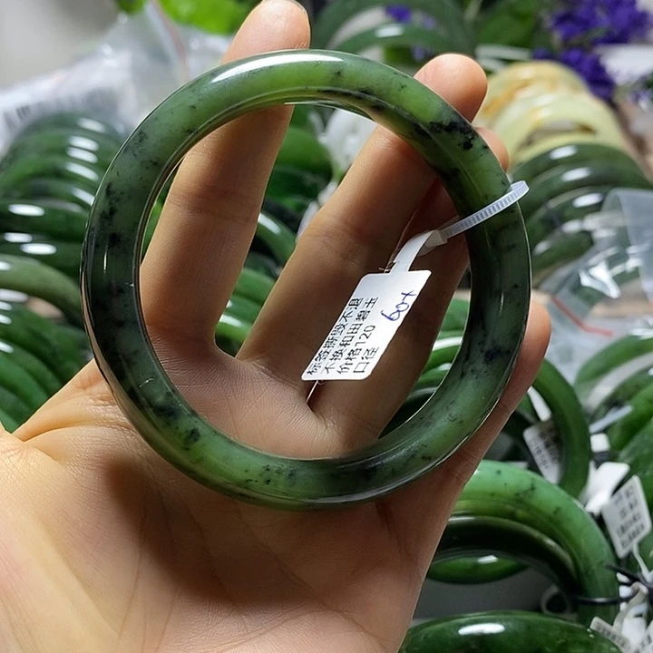和田玉（碧玉）手镯未镶嵌正圈60