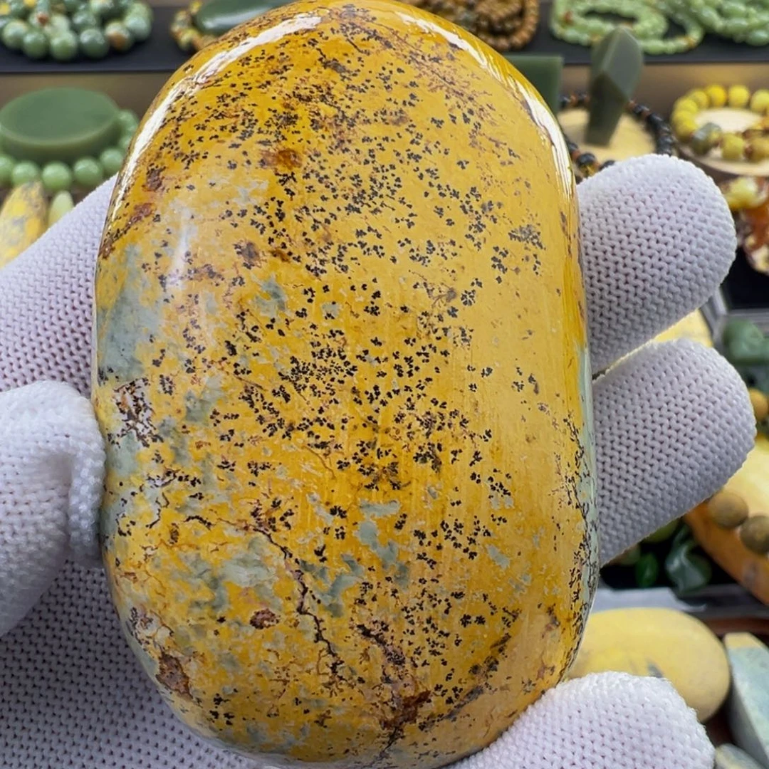 岫岩河磨玉（透闪石质玉）未镶嵌把件