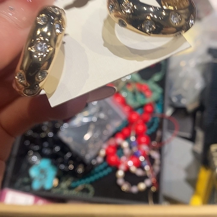 堂***妹花岗石铁合金中古香水沐浴露持久留香