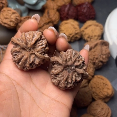 &***&文玩核桃吊坠全家福苹果园