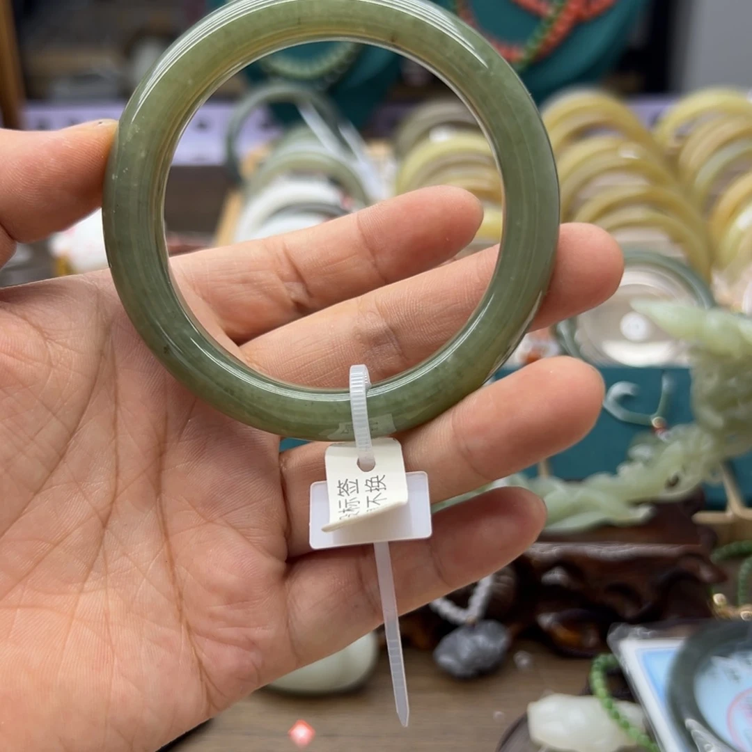 和田玉手镯未镶嵌57.2圈围70