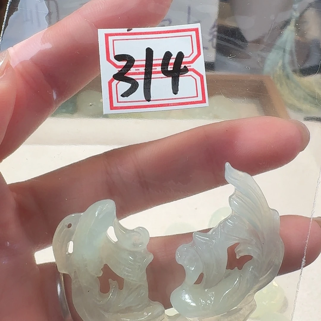 蛇纹石玉颈饰合金精美礼品