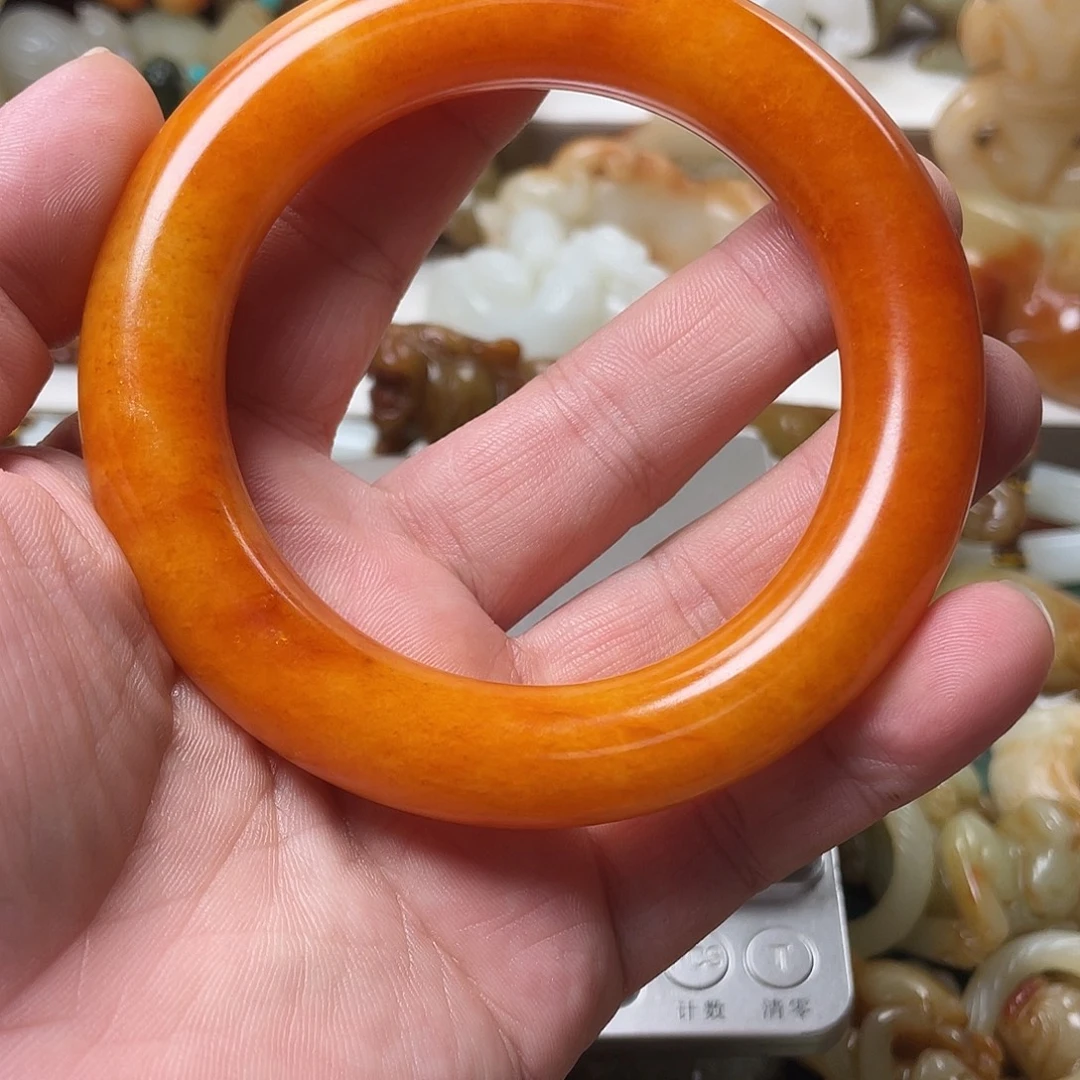 聚***藏颈饰未镶嵌和田玉