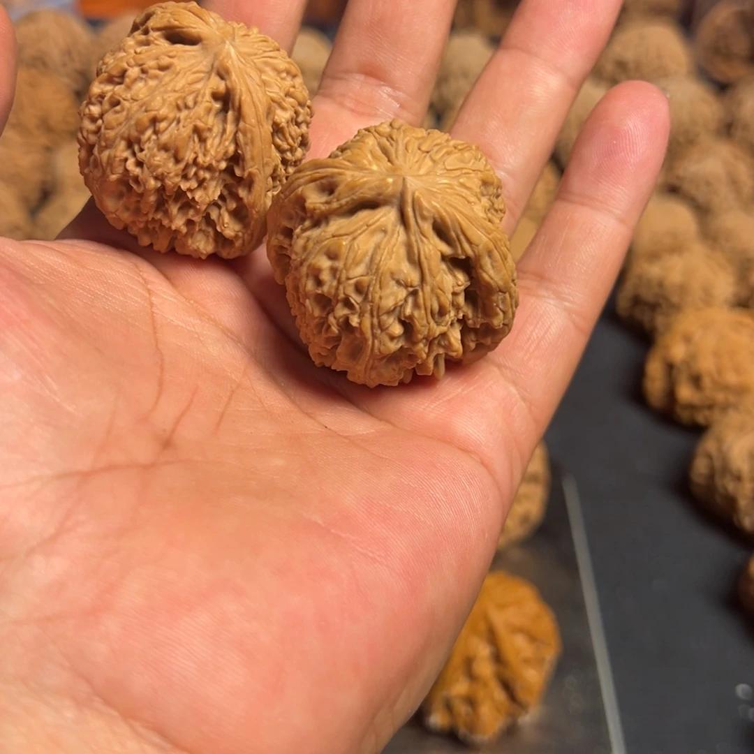 呼***呼文玩核桃吊坠全品南疆