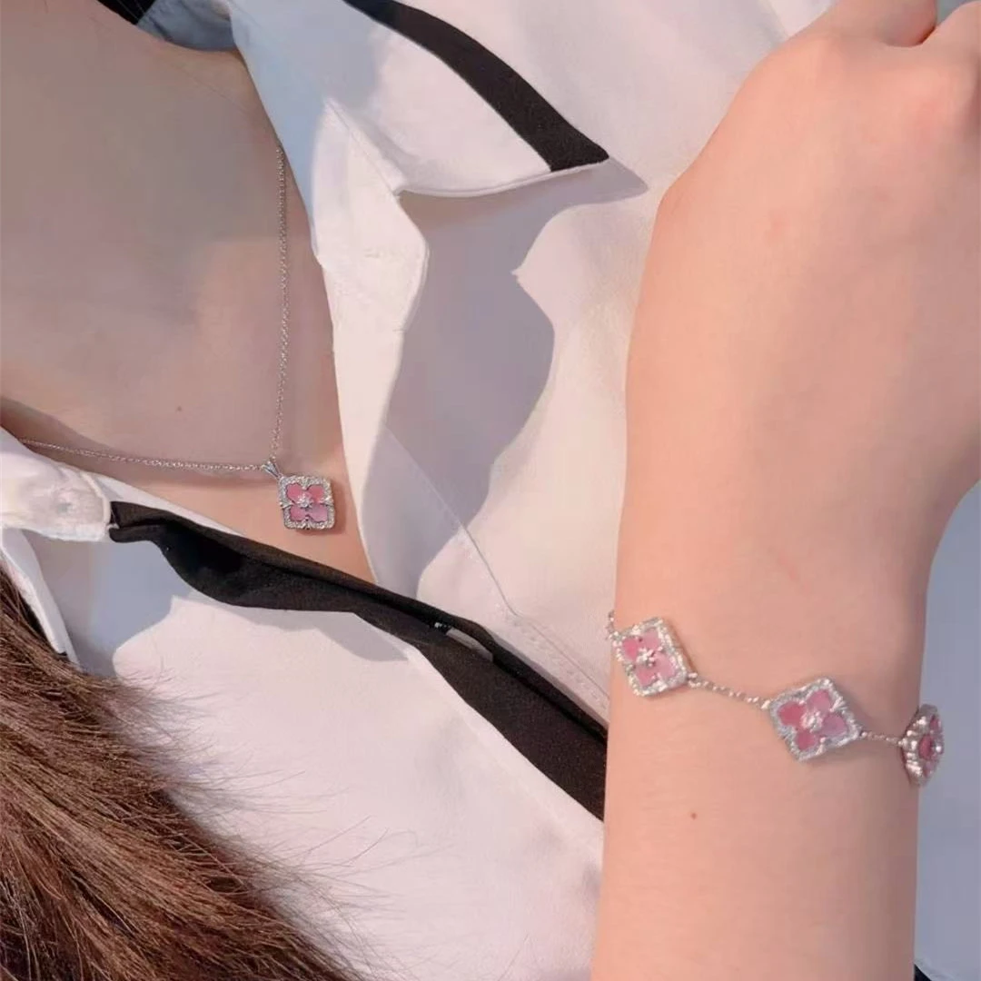 坠链均925银 精工时尚布家镂空粉贝老花四叶草项链