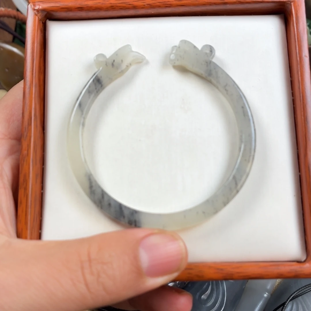 和田玉未镶嵌颈饰圈口53