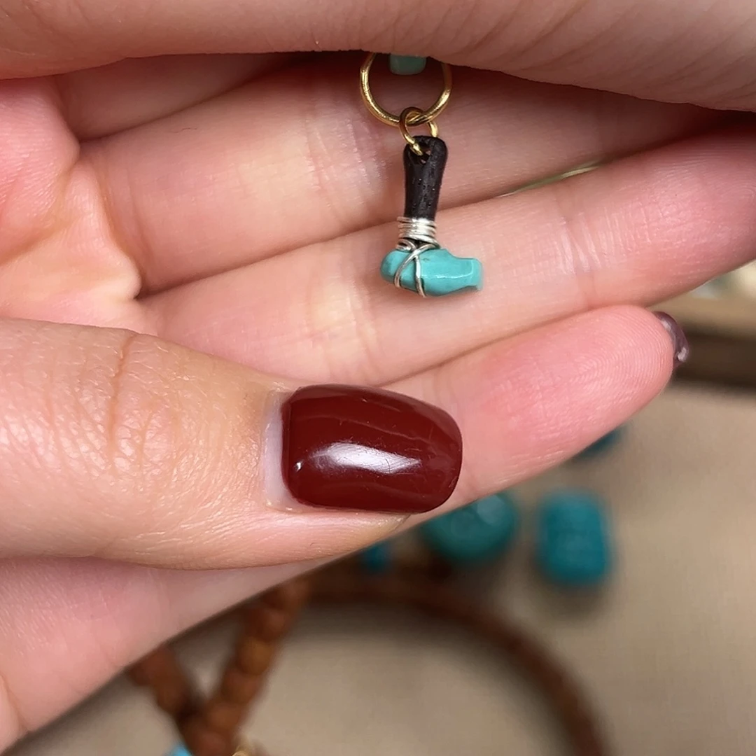 绿松石未镶嵌颈饰