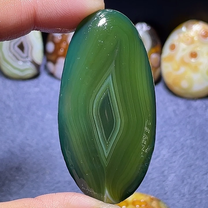 玛瑙/玉髓未镶嵌珠宝奇石