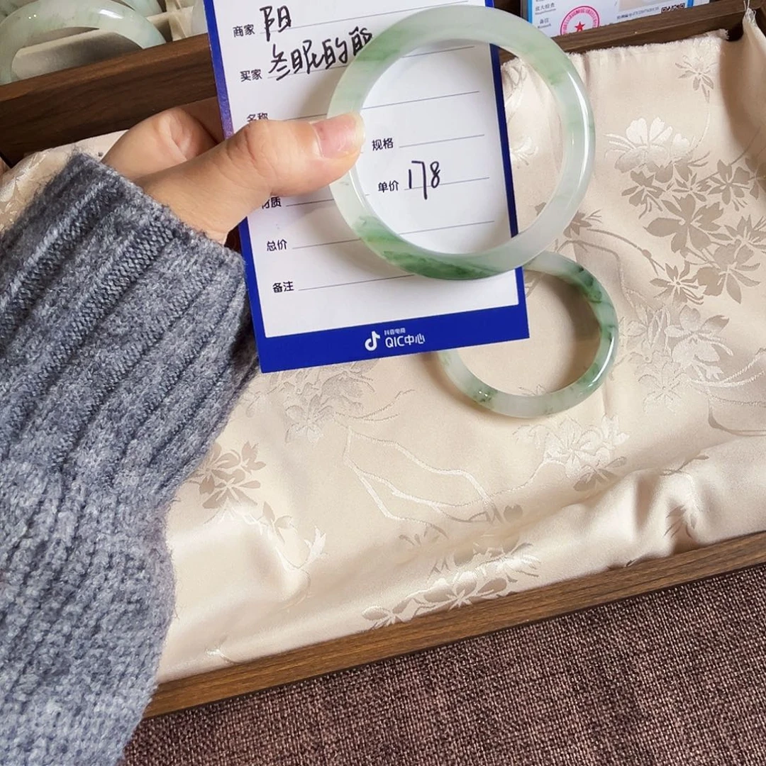 石英质玉未镶嵌手镯阳