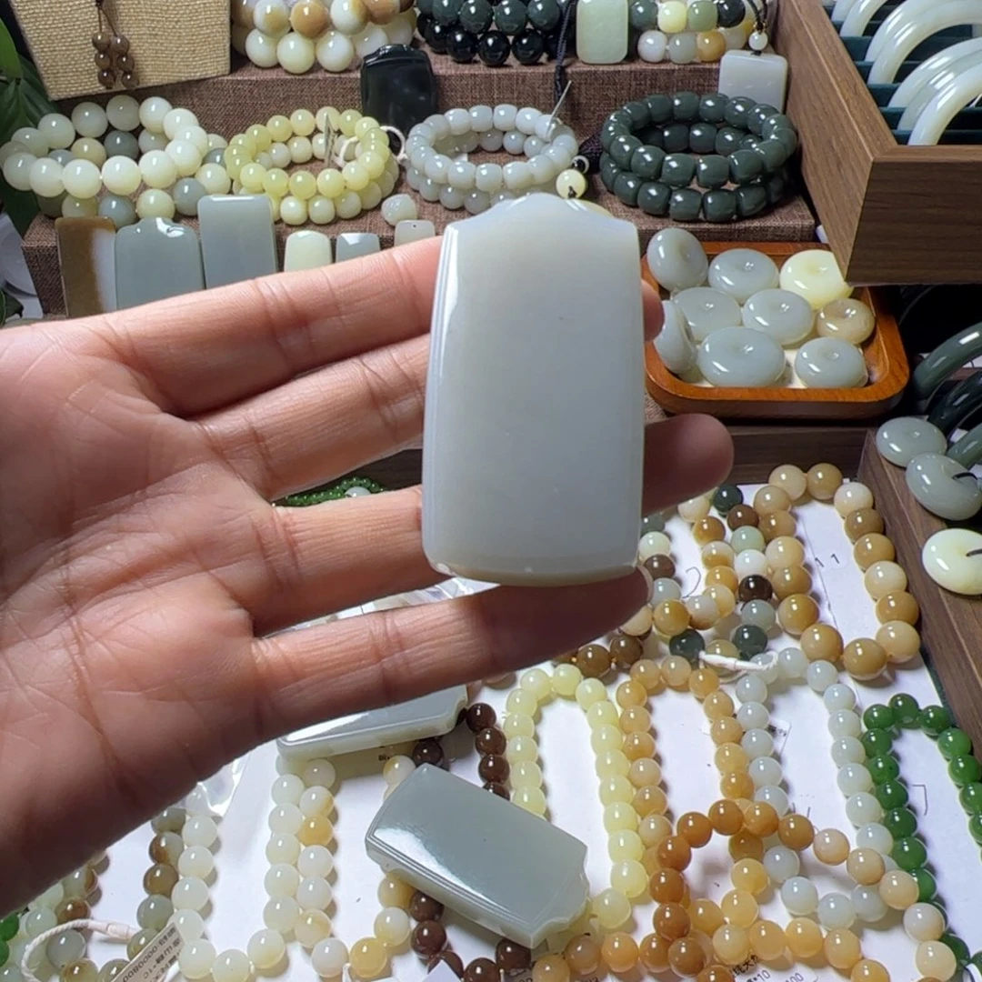 和田玉未镶嵌手链