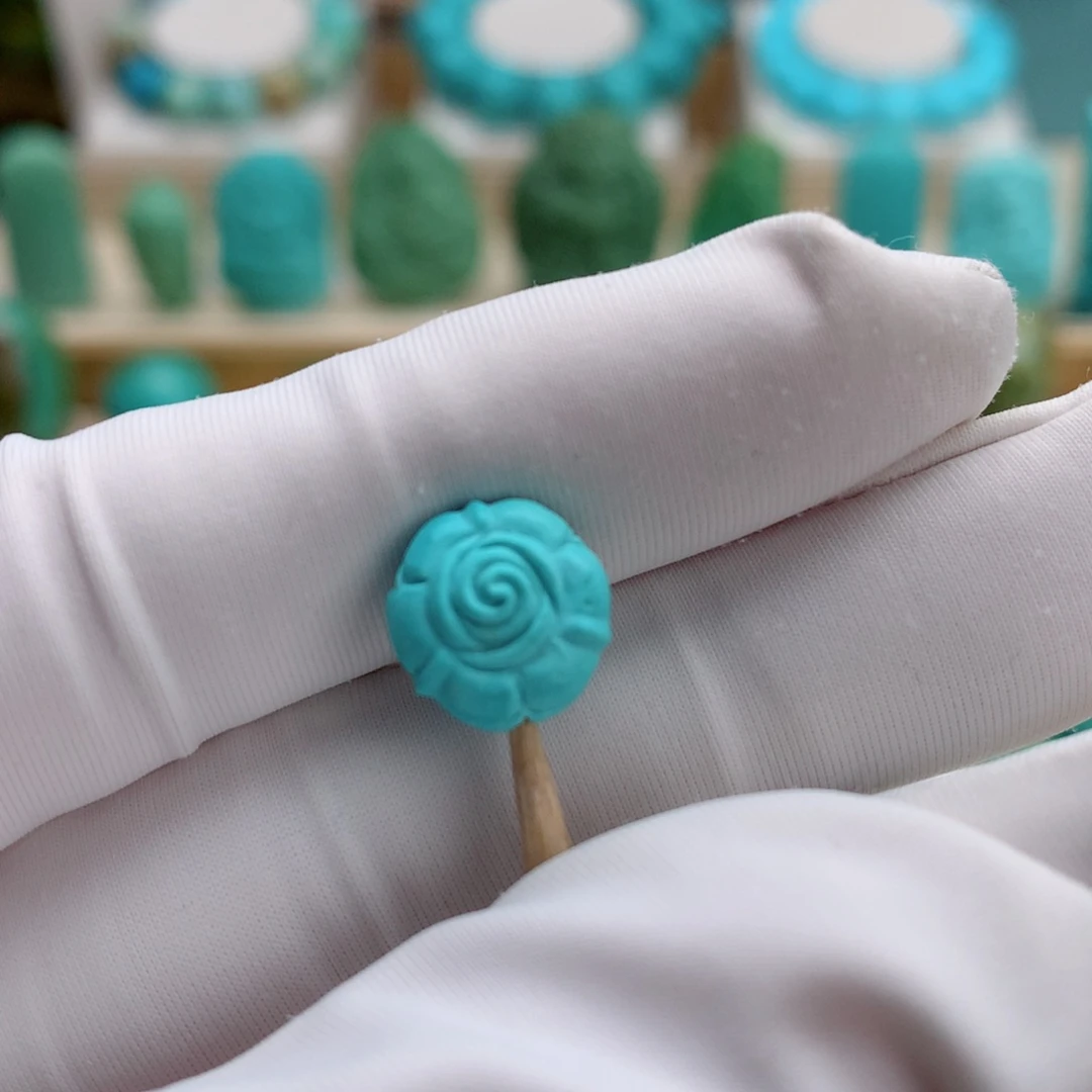 绿松石未镶嵌挂件