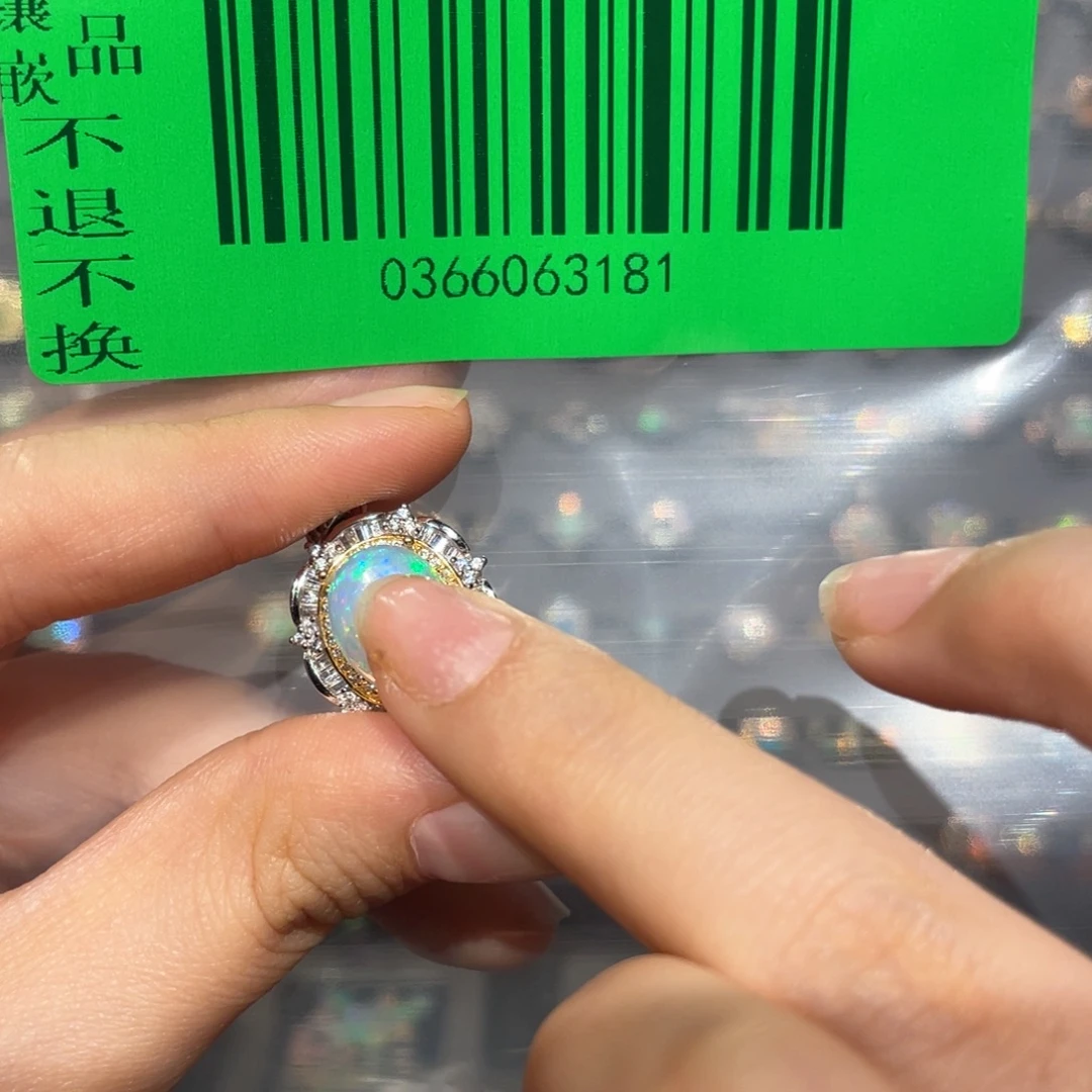 小***欣欧泊银S925镶嵌欧泊吊坠