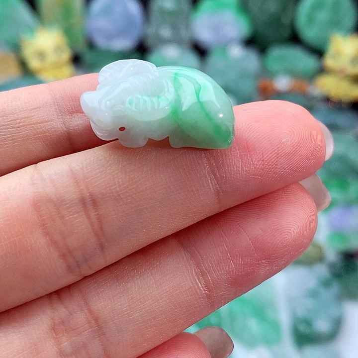 翡翠颈饰未镶嵌月*翡翠