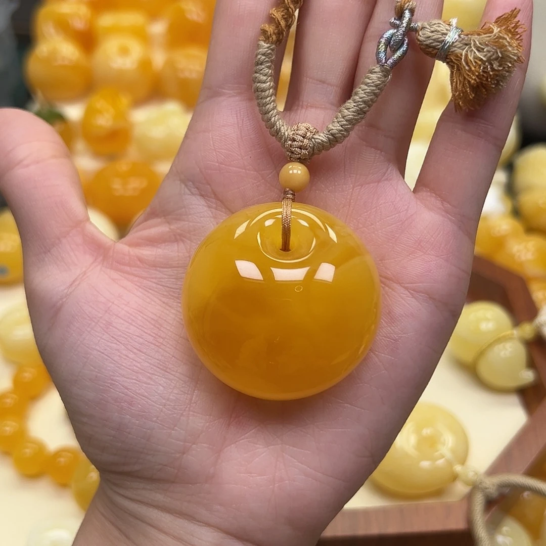 琥珀未镶嵌颈饰蜜蜡