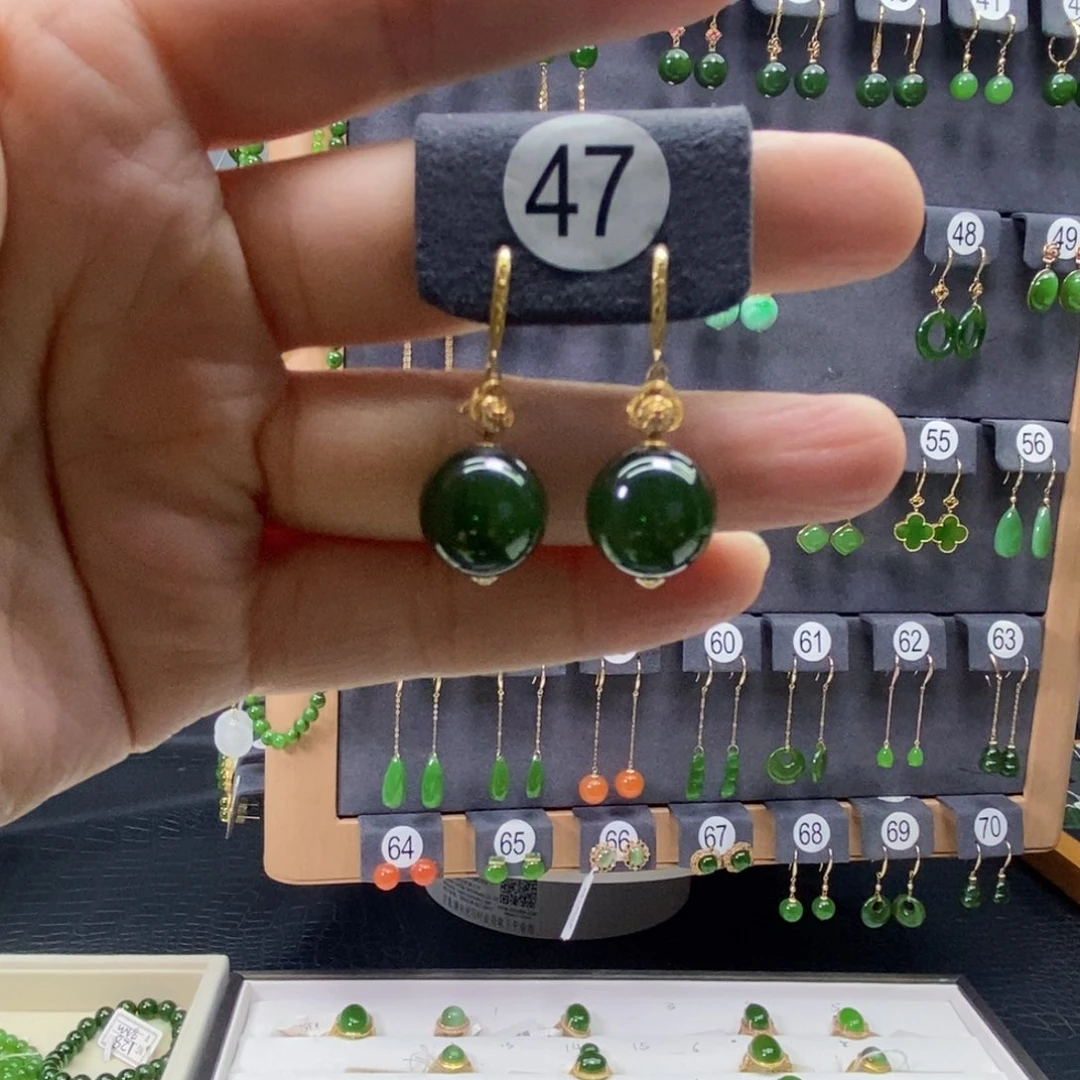 和田玉18K金镶嵌耳饰