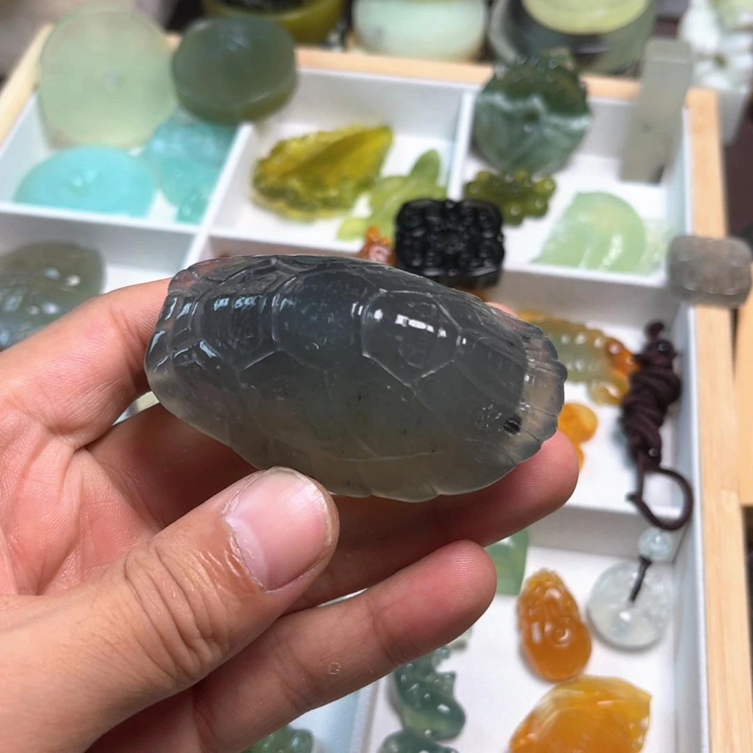 未镶嵌蛇纹石玉颈饰