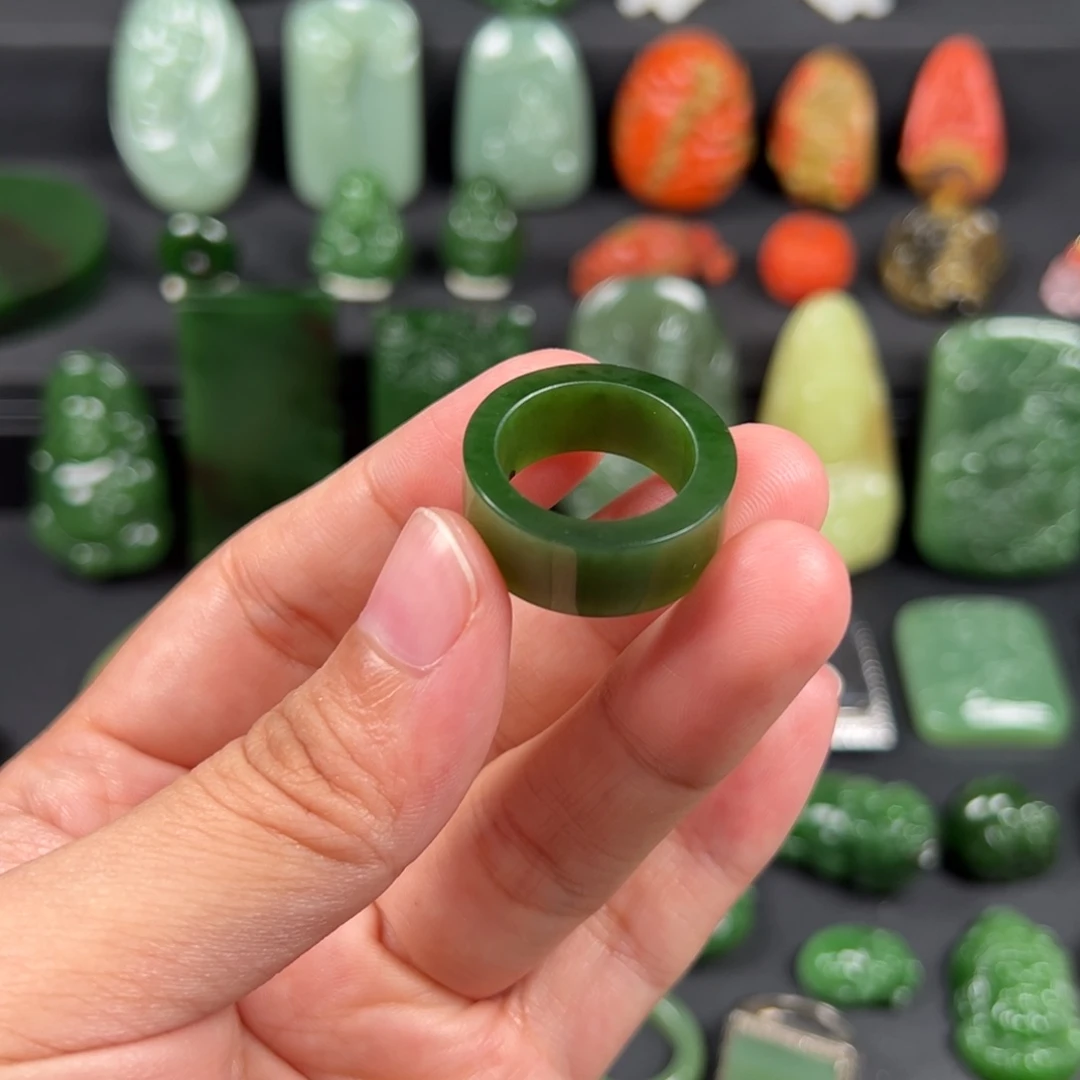 未镶嵌戒圈和田玉（碧玉）