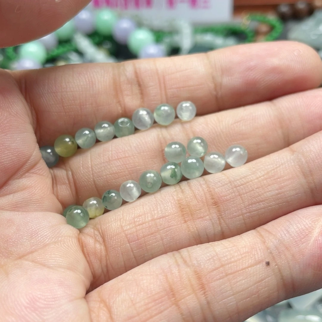 翡翠颈饰未镶嵌流**翡翠