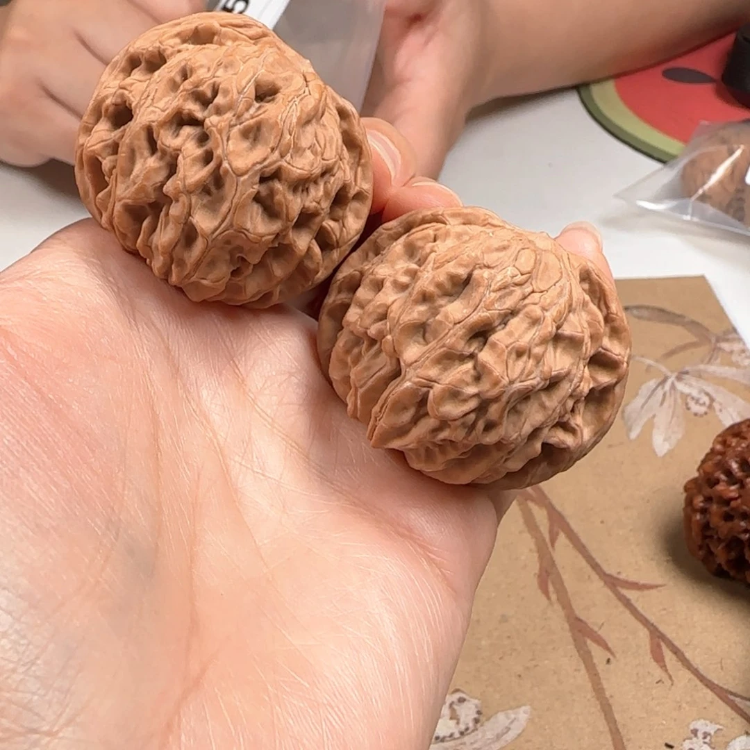 文玩核桃吊坠山地磨42-950