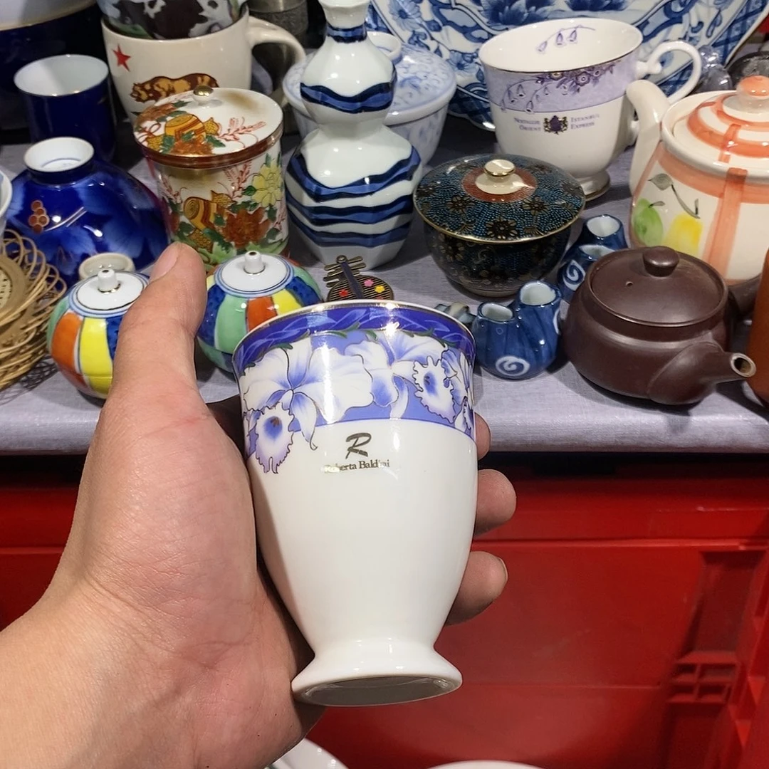 荔***茶茶盏你说过了什么都不想知道