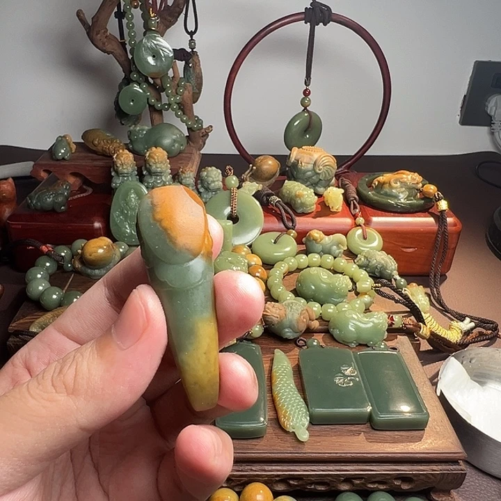 岫岩河磨玉（透闪石质玉）未镶嵌颈饰