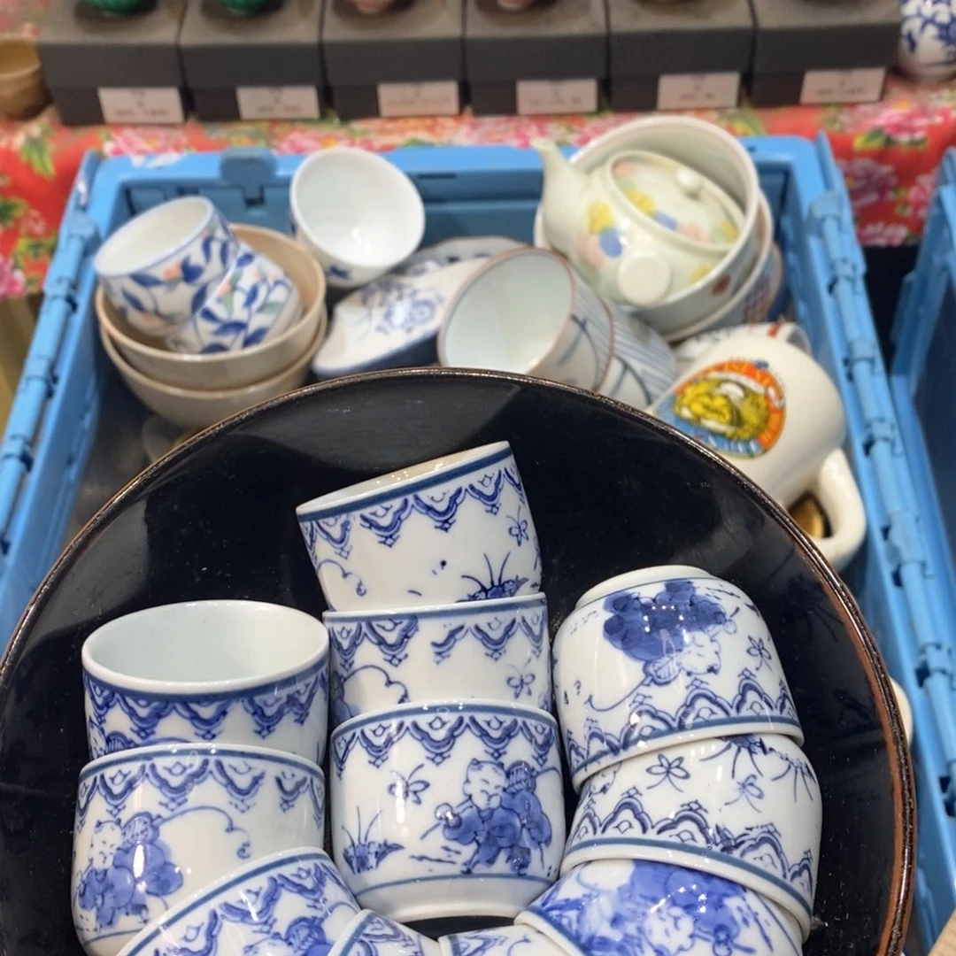 瓷片善*疯疯癫癫发的大大方方